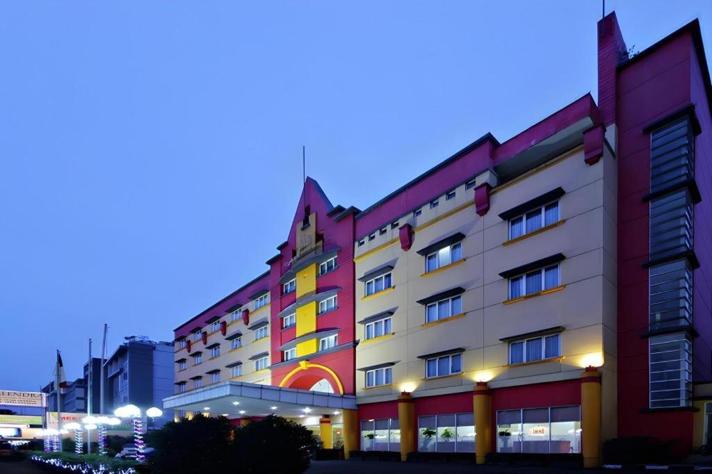 纳棱达酒店 万隆 外观 照片